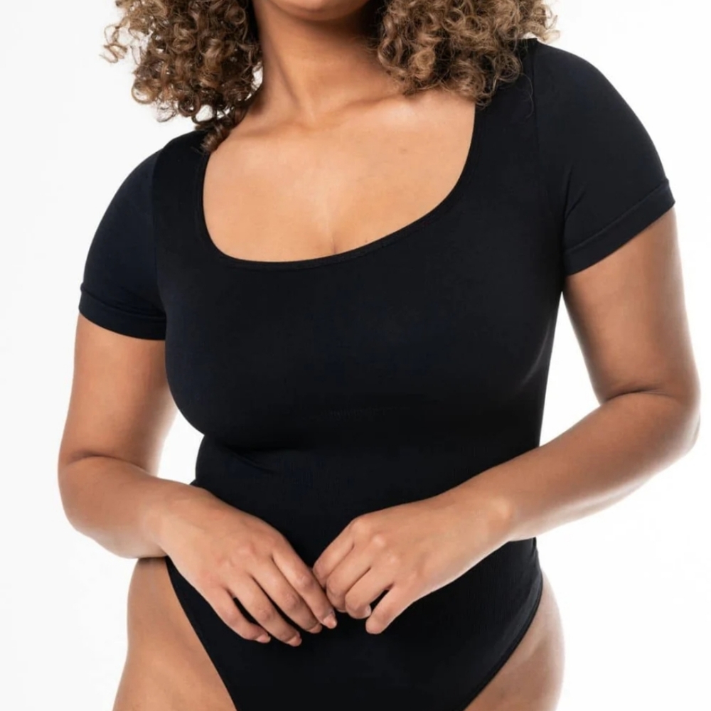 HeyShape Tshirt Style Bodysuit. Size M.